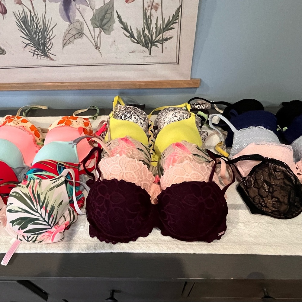32C Victoria’s Secret Bras